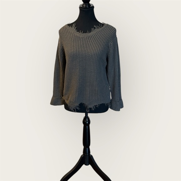SHEIN Sweaters - SHEIN Dark Green V-Neck Frayed Sweater